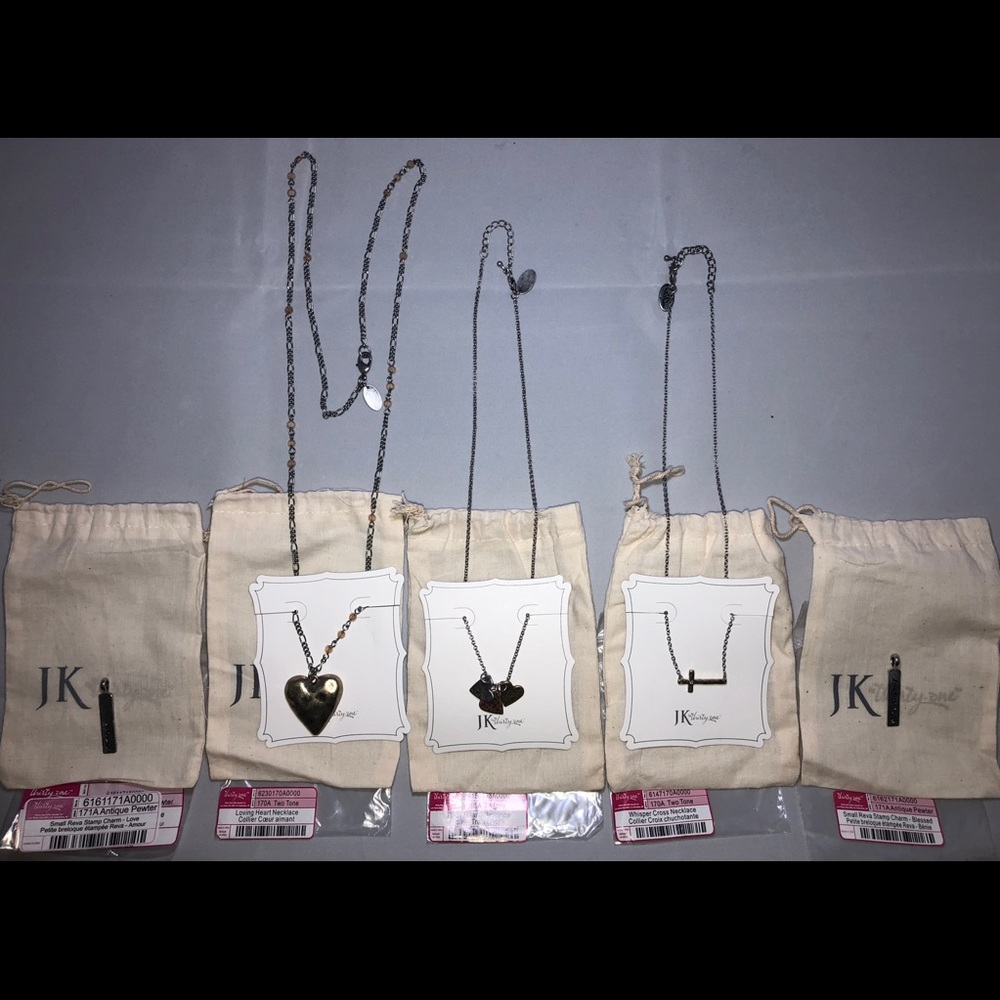 Thirty-one jewelry lot